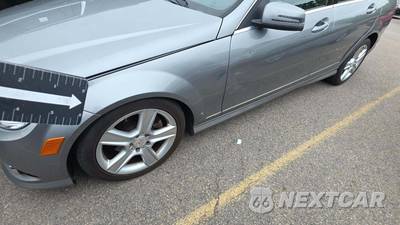 2010 Mercedes-Benz C 300 4MATIC - zdjęcie 39 z 44 - miniatura