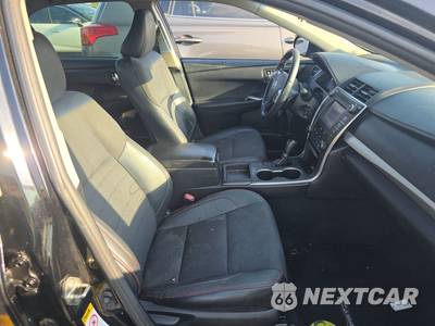 2016 Toyota Camry SE - zdjęcie 8 z 44 - miniatura