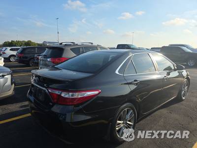 2016 Toyota Camry SE - zdjęcie 4 z 44 - miniatura