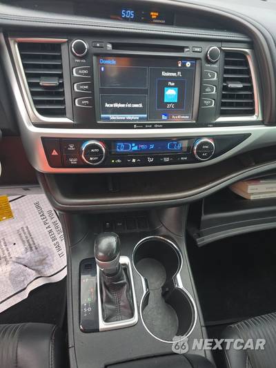 2019 Toyota Highlander LE Plus - zdjęcie 17 z 44 - miniatura