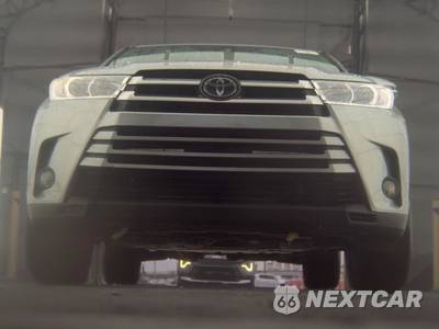 2019 Toyota Highlander LE Plus - zdjęcie 3 z 44 - miniatura