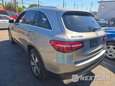 2019 Mercedes-Benz GLC 300 - zdjęcie 3 z 8 - miniatura