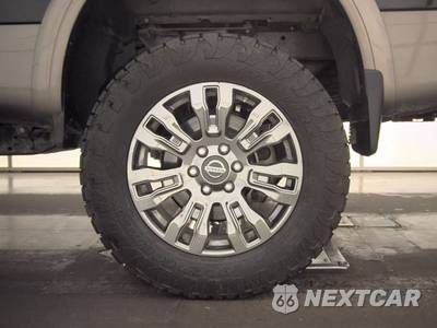 2017 Nissan TITAN XD Platinum Reserve Crew Cab Medium Bed - zdjęcie 12 z 28 - miniatura