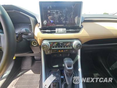 2024 Toyota RAV4 XLE Premium - zdjęcie 11 z 19 - miniatura