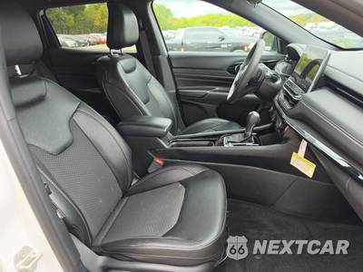 2024 Jeep Compass Latitude - zdjęcie 8 z 20 - miniatura