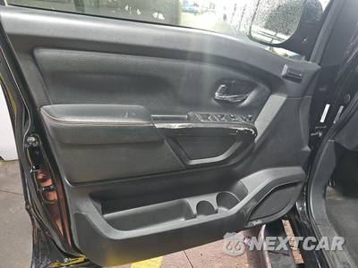 2021 Nissan TITAN PRO-4X Crew Cab Short Bed - zdjęcie 9 z 39 - miniatura