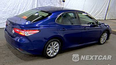 2018 Toyota Camry LE - zdjęcie 4 z 38 - miniatura
