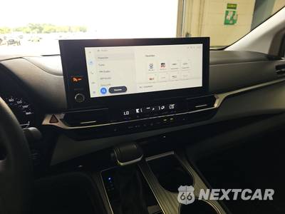 2025 Toyota Sienna XLE 8-Passenger 120.5" WB - zdjęcie 11 z 22 - miniatura