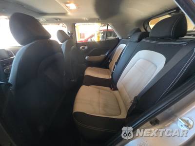 2023 Hyundai Venue SEL - zdjęcie 13 z 22 - miniatura