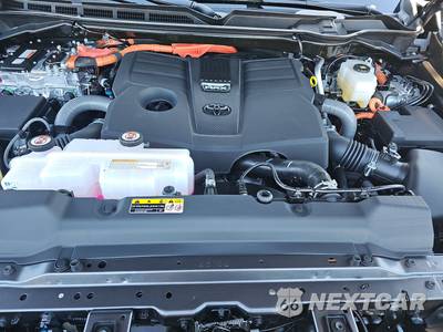 2026 Toyota Sequoia Platinum - zdjęcie 16 z 21 - miniatura