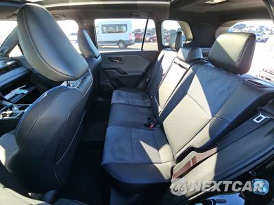 2026 Toyota RAV4 Plug-In Hybrid XSE - zdjęcie 13 z 24 - miniatura