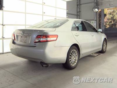 2010 Toyota Camry - zdjęcie 4 z 51 - miniatura