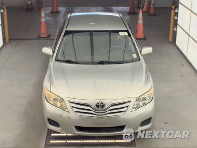 2010 Toyota Camry - zdjęcie 2 z 51 - miniatura