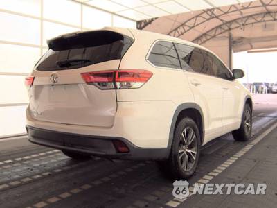 2017 Toyota Highlander LE - zdjęcie 4 z 28 - miniatura
