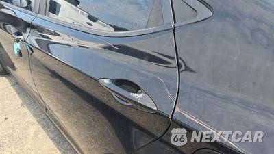 2012 Hyundai Elantra GLS Sedan - zdjęcie 22 z 25 - miniatura