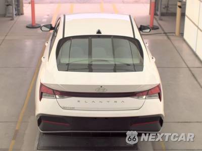 2025 Hyundai Elantra SE - zdjęcie 5 z 18 - miniatura