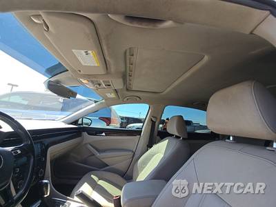2020 Volkswagen Passat 2.0T SEL - zdjęcie 17 z 46 - miniatura