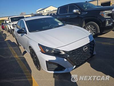 2023 Nissan Altima SR - zdjęcie 3 z 21 - miniatura