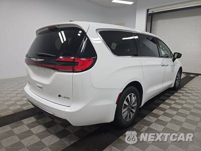 2024 Chrysler Pacifica Hybrid Select 121.6" WB - zdjęcie 4 z 30 - miniatura
