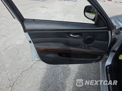 2011 BMW 3 Series Sedan 328i - zdjęcie 9 z 18 - miniatura