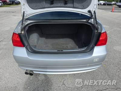 2011 BMW 3 Series Sedan 328i - zdjęcie 16 z 18 - miniatura