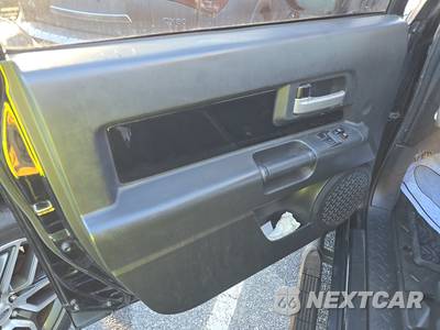 2007 Toyota FJ Cruiser w/Rear Doors - zdjęcie 9 z 31 - miniatura