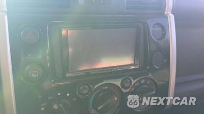 2007 Toyota FJ Cruiser w/Rear Doors - zdjęcie 23 z 31 - miniatura