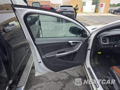2016 Volvo V60 Cross Country T5 - zdjęcie 9 z 27 - miniatura