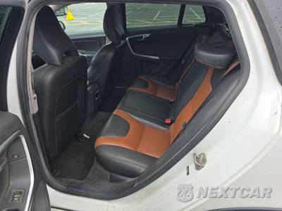 2016 Volvo V60 Cross Country T5 - zdjęcie 13 z 27 - miniatura