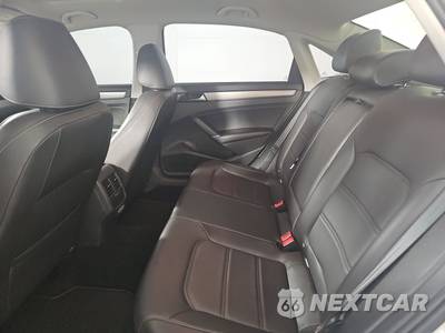 2020 Volkswagen Passat 2.0T SE - zdjęcie 13 z 27 - miniatura