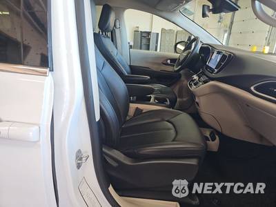 2024 Chrysler Pacifica Touring L 121.6" WB - zdjęcie 8 z 27 - miniatura