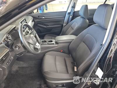 2025 Nissan Altima SV - zdjęcie 7 z 28 - miniatura