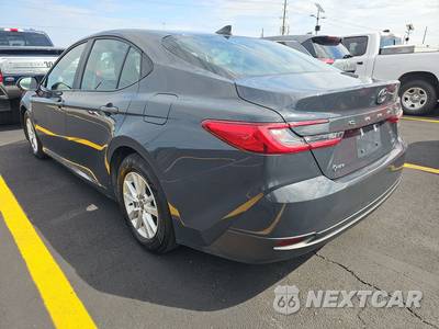 2025 Toyota Camry LE - zdjęcie 6 z 21 - miniatura