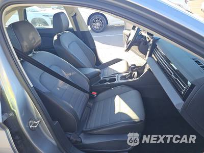 2025 Volkswagen Jetta SE - zdjęcie 8 z 30 - miniatura