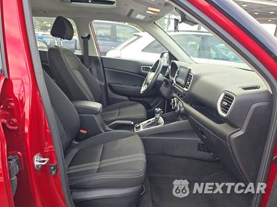 2025 Hyundai Venue SEL - zdjęcie 8 z 33 - miniatura