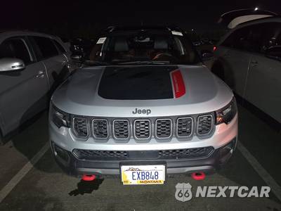 2025 Jeep Compass Trailhawk - zdjęcie 2 z 26 - miniatura