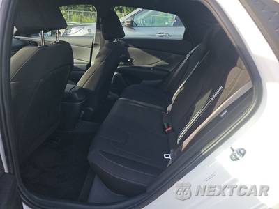 2026 Hyundai Elantra SEL Sport - zdjęcie 13 z 24 - miniatura