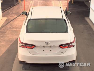 2021 Toyota Camry LE - zdjęcie 5 z 38 - miniatura