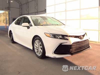 2021 Toyota Camry LE - zdjęcie 3 z 38 - miniatura