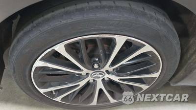 2018 Toyota Camry SE - zdjęcie 30 z 36 - miniatura