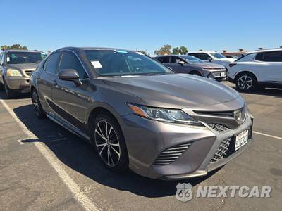 2018 Toyota Camry SE - zdjęcie 3 z 36 - miniatura