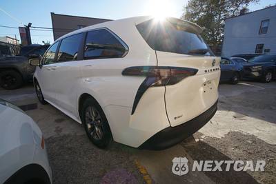 2025 Toyota Sienna LE 8-Passenger 120.5" WB - zdjęcie 6 z 38 - miniatura