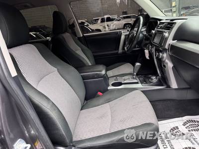 2018 Toyota 4Runner SR5 - zdjęcie 14 z 19 - miniatura