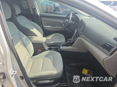 2017 Hyundai Elantra SE Sedan - zdjęcie 8 z 26 - miniatura