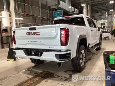2026 GMC Sierra 2500HD Denali Crew Cab Medium Bed - zdjęcie 4 z 23 - miniatura