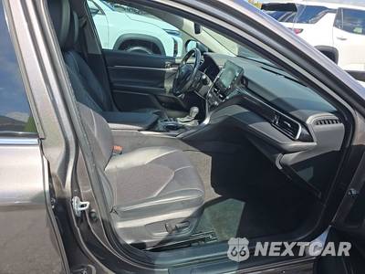 2021 Toyota Camry XSE - zdjęcie 8 z 36 - miniatura