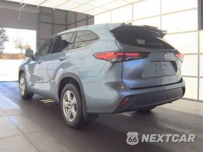 2022 Toyota Highlander LE - zdjęcie 6 z 38 - miniatura