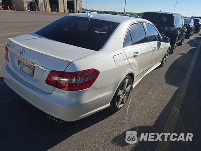 2011 Mercedes-Benz E 350 Sedan - zdjęcie 4 z 32 - miniatura