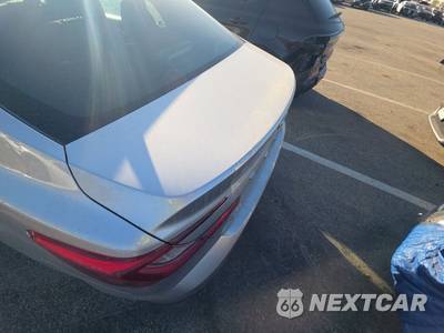 2025 Toyota Camry LE - zdjęcie 16 z 39 - miniatura
