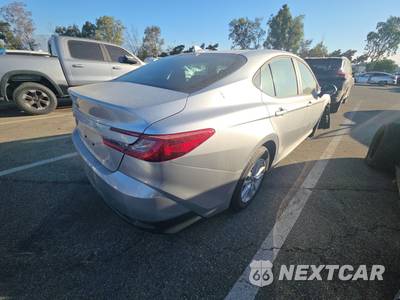 2025 Toyota Camry LE - zdjęcie 4 z 39 - miniatura